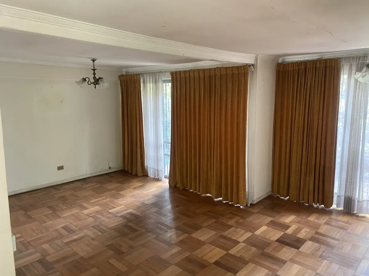 Foto 4 de 22 — Casa En Excelente Ubicación Residencial De Ñuñoa.