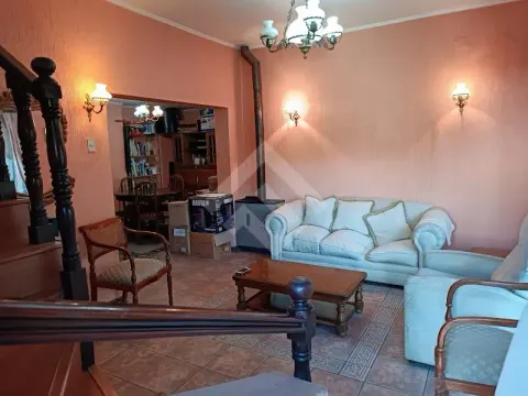 Casa En Venta De 4d- 3b En Ñuñoa
