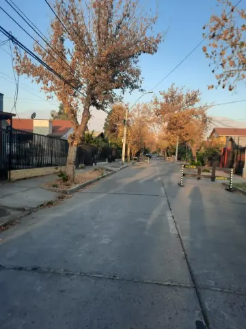 Amplia Casa Aislada En Villa Macul: Espacio, Conectividad Y