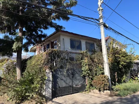 Casa en venta en Villa los jardínes, Ñuñoa