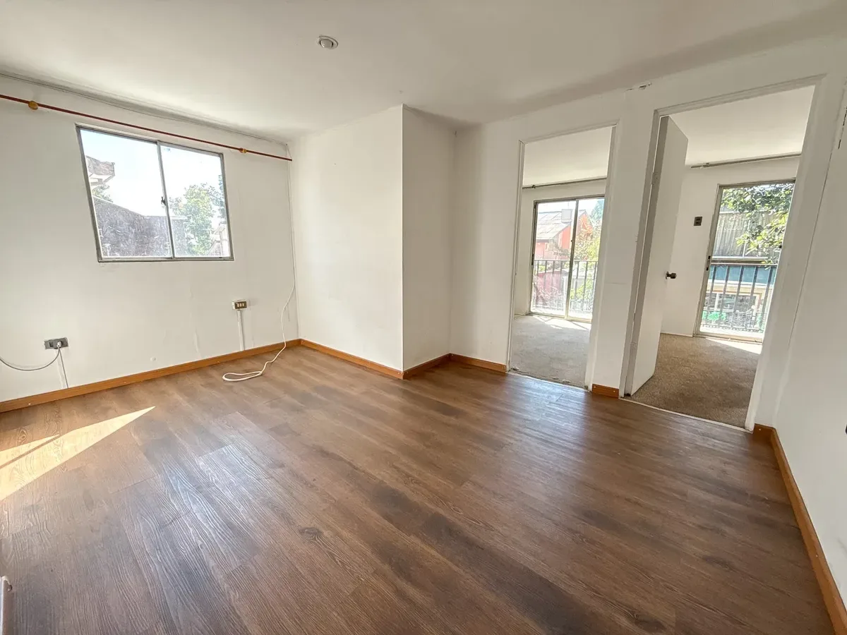 Foto 27 de 27 — Amplia Casa 6 Dormitorios Sala Estar Metro Castillo Velasco