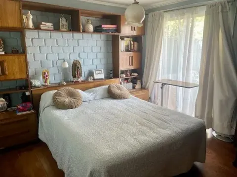 Casa En Venta De 4 Dorm. En La Reina